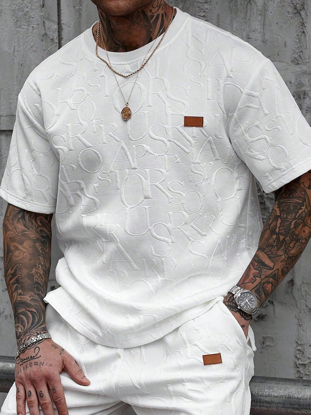 Men's Casual Round Neck T-Shirt, INS Simple Fashionable English Letter Embossed Textured Fabric