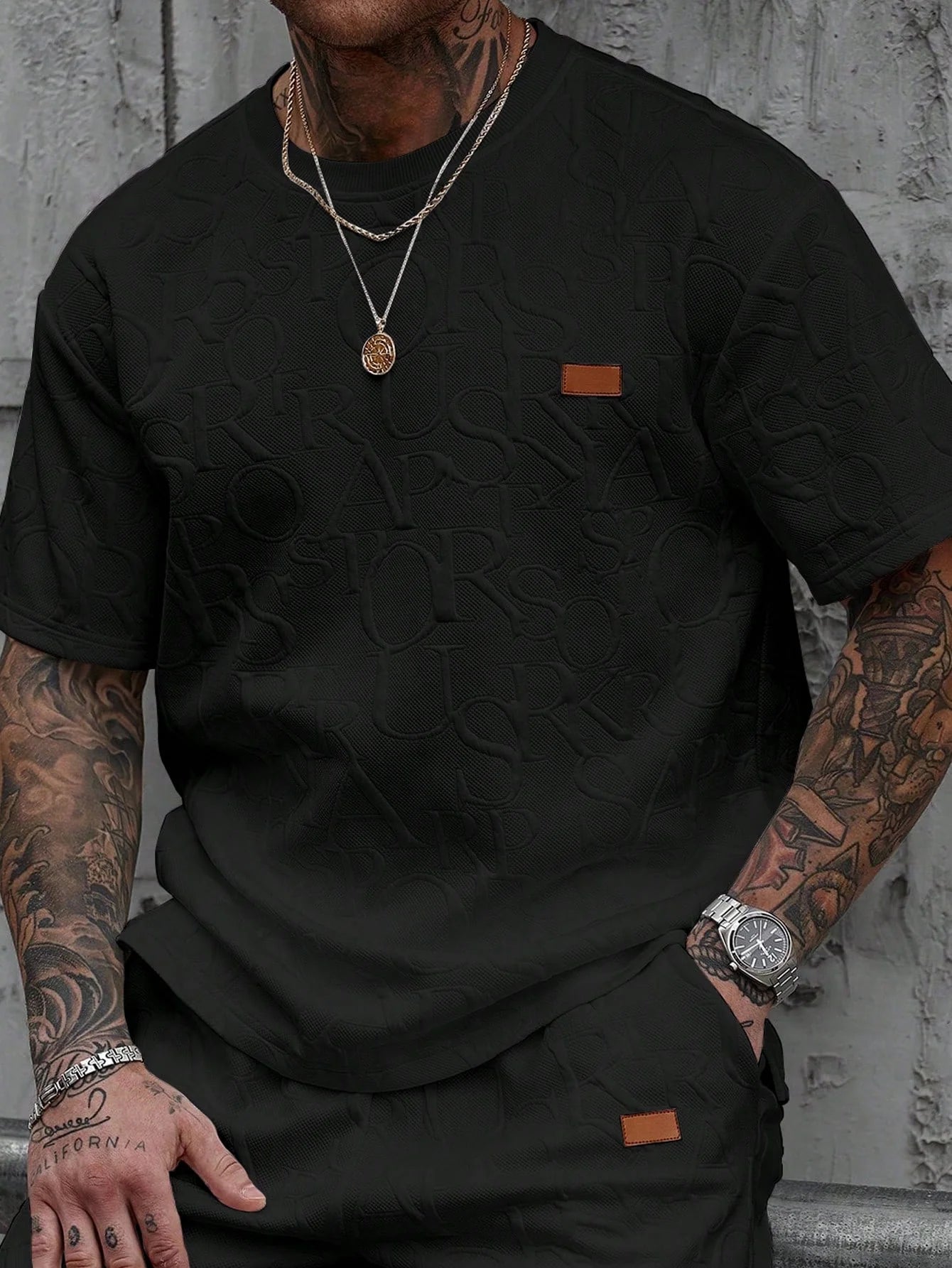 Men's Casual Round Neck T-Shirt, INS Simple Fashionable English Letter Embossed Textured Fabric