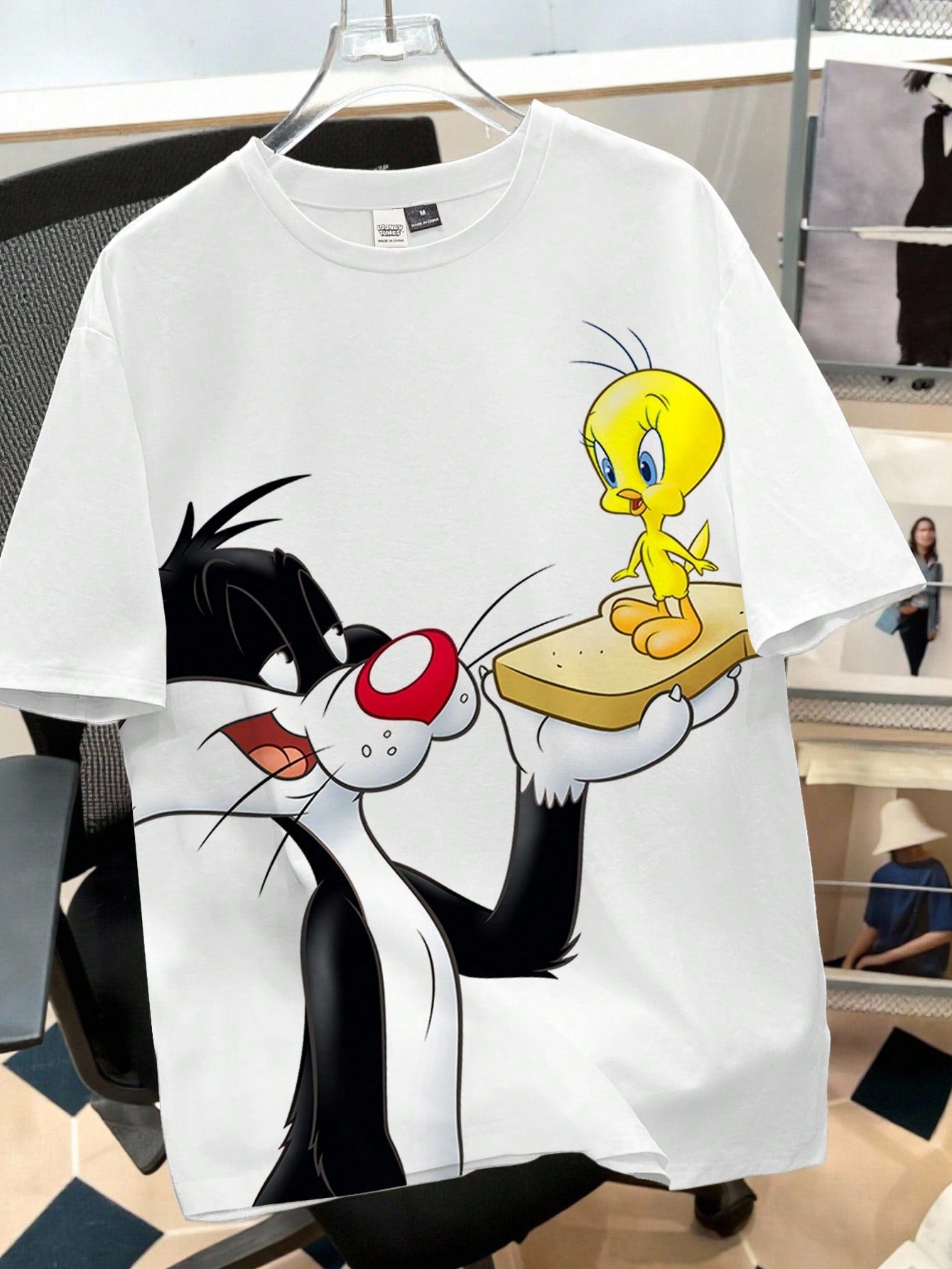Men's Minimalist Letter & Rabbit Graphic Short Sleeve Round Neck T-Shirt